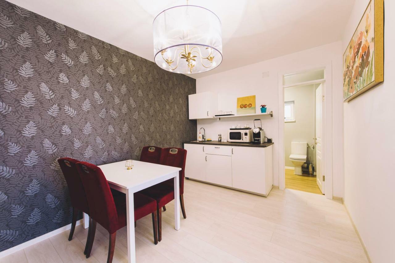 Derby Apart Hotel Alba Iulia Exteriör bild