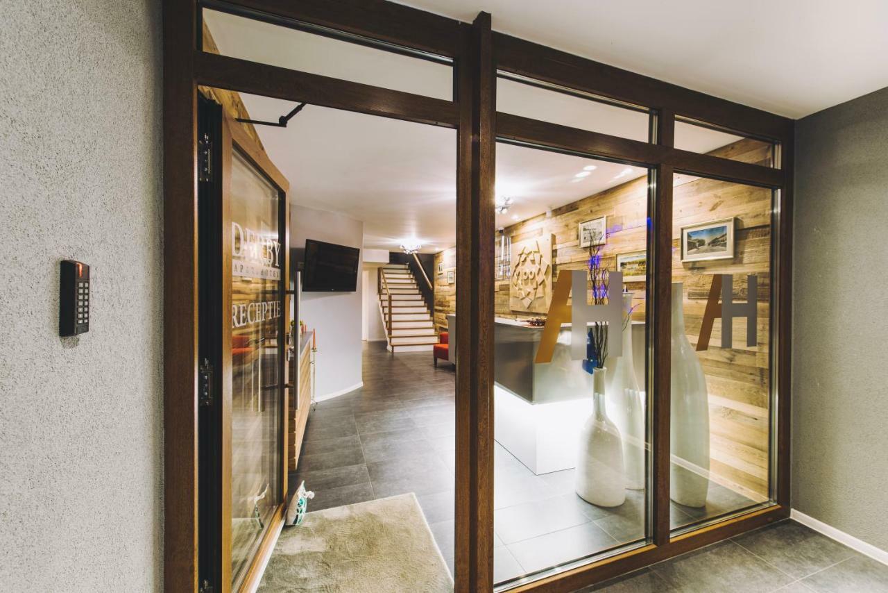 Derby Apart Hotel Alba Iulia Exteriör bild