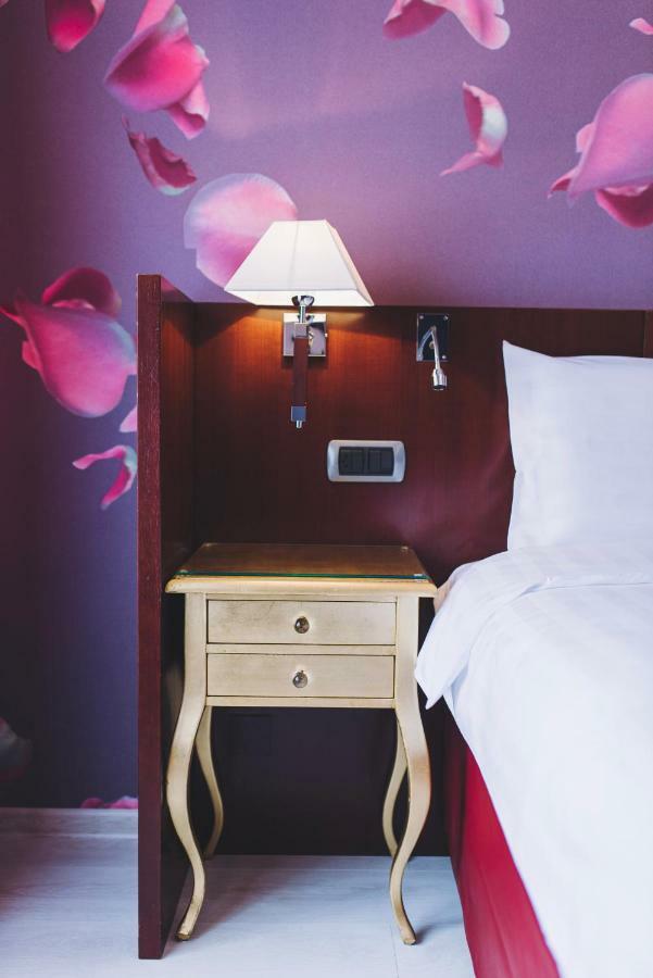Derby Apart Hotel Alba Iulia Exteriör bild
