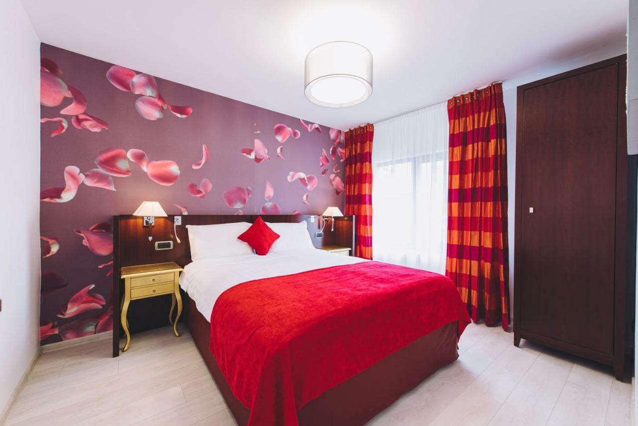 Derby Apart Hotel Alba Iulia Exteriör bild